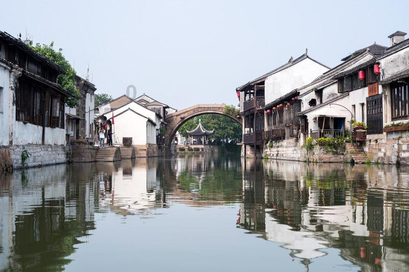 当《繁花》遇上《大江大河》,看见奋进年代的不同侧面